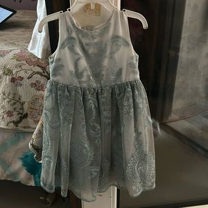 Un vestido verde agua muy bonito size 4